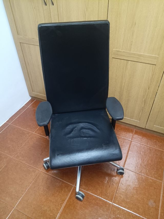 Sillón oficina negro