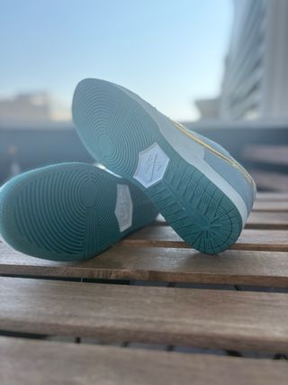 Nike Dunk Low - 40 Azul e Dourado