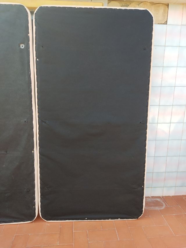 2 Bases tapizadas 105x200 cm Beige con patas.