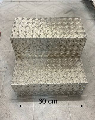 Escalera metálica industrial