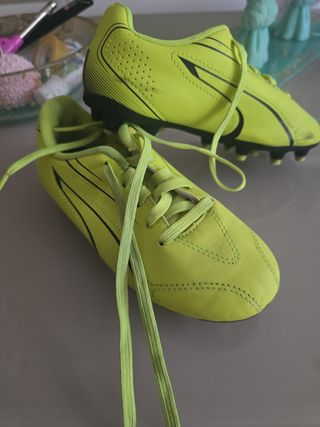 Botas fútbol niño talla 29