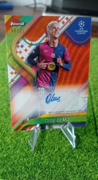 Dani Olmo Topps Finest auto #/25