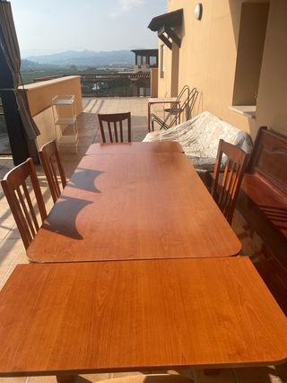 Mesa extensible, 5 sillas y banco madera