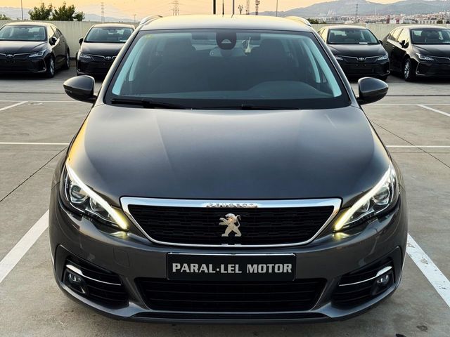 Peugeot 308 SW STYLE1.5 BlueHDi 130cv con NAVEGADOR, CAR PLAY...