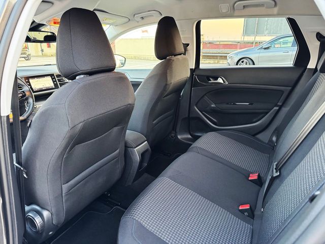 Peugeot 308 SW STYLE1.5 BlueHDi 130cv con NAVEGADOR, CAR PLAY...