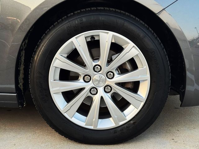 Peugeot 308 SW STYLE1.5 BlueHDi 130cv con NAVEGADOR, CAR PLAY...