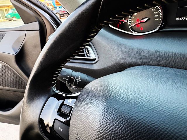 Peugeot 308 SW STYLE1.5 BlueHDi 130cv con NAVEGADOR, CAR PLAY...