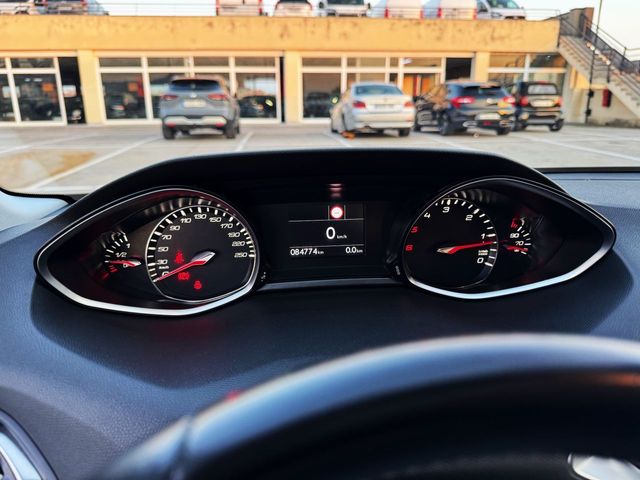 Peugeot 308 SW STYLE1.5 BlueHDi 130cv con NAVEGADOR, CAR PLAY...