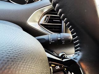 Peugeot 308 SW STYLE1.5 BlueHDi 130cv con NAVEGADOR, CAR PLAY...