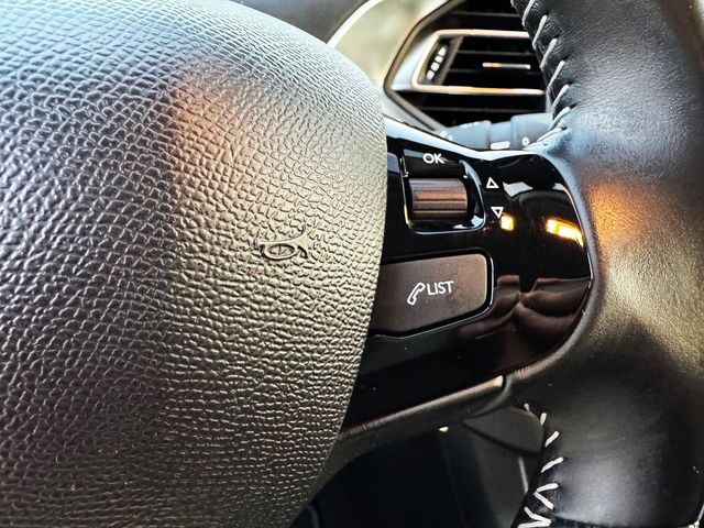 Peugeot 308 SW STYLE1.5 BlueHDi 130cv con NAVEGADOR, CAR PLAY...