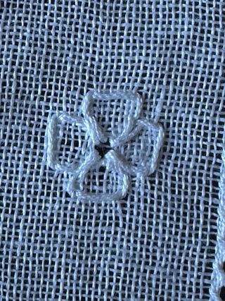 Tovaglia lino ricamata in puro lino