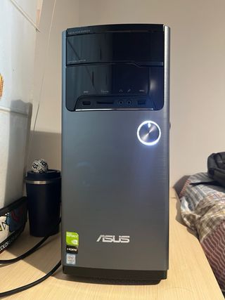 Torre ASUS - PC Escritorio Gris