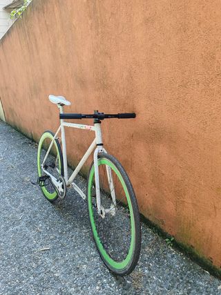 Bicicleta Fixie blanca-verde