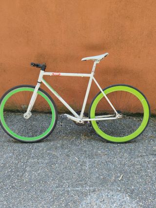 Bicicleta Fixie blanca-verde