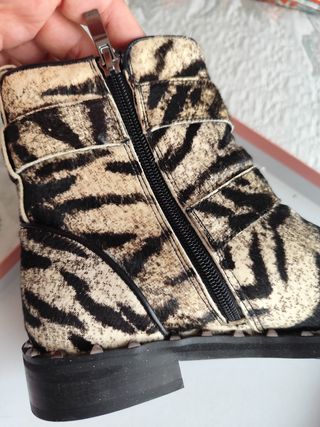 Botines Alma en Pena - Marrón Beige zebra