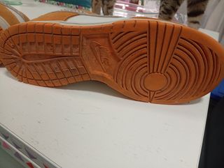 Nike Dunk Low - Naranja y Blanco