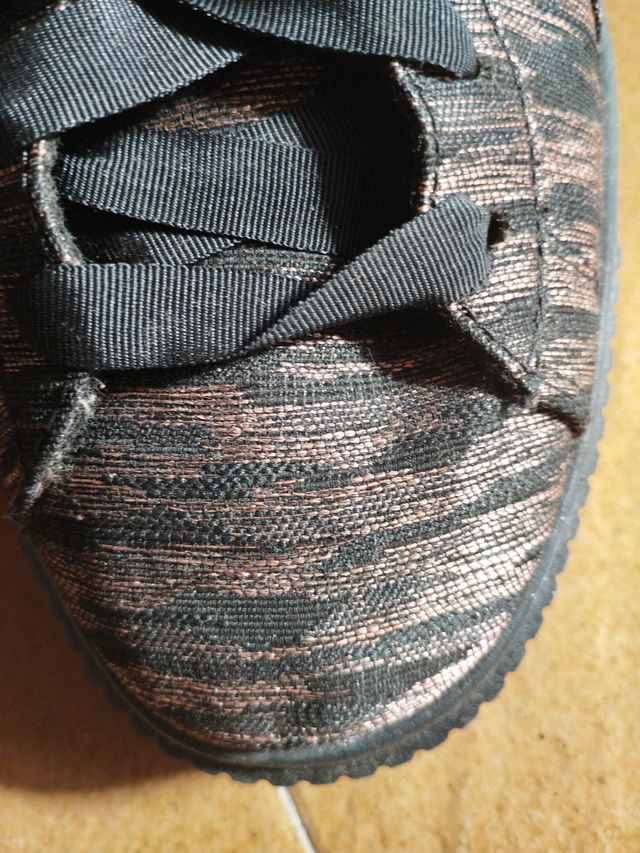 Baloncesto mujer 5 euros número 39 de marca  Puma