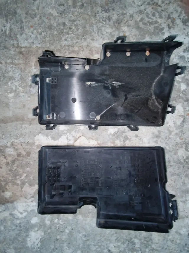 Caja fusibles Ford Focus MK2