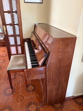 Piano Cherny - Piano vertical