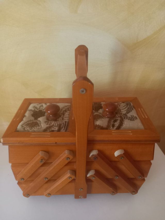 Costurero madera vintage