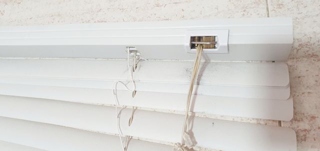 Persiana veneciana beige PVC 170x120