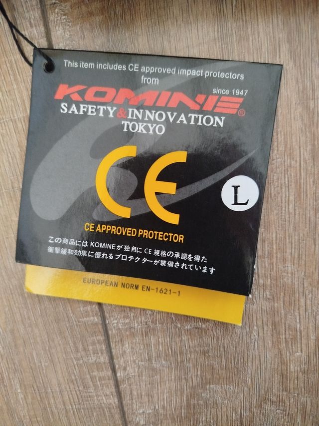 Vaqueros motorista con protecciones.