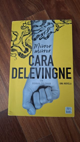 Mirror, Mirror: Una novela. Con Rowan Coleman