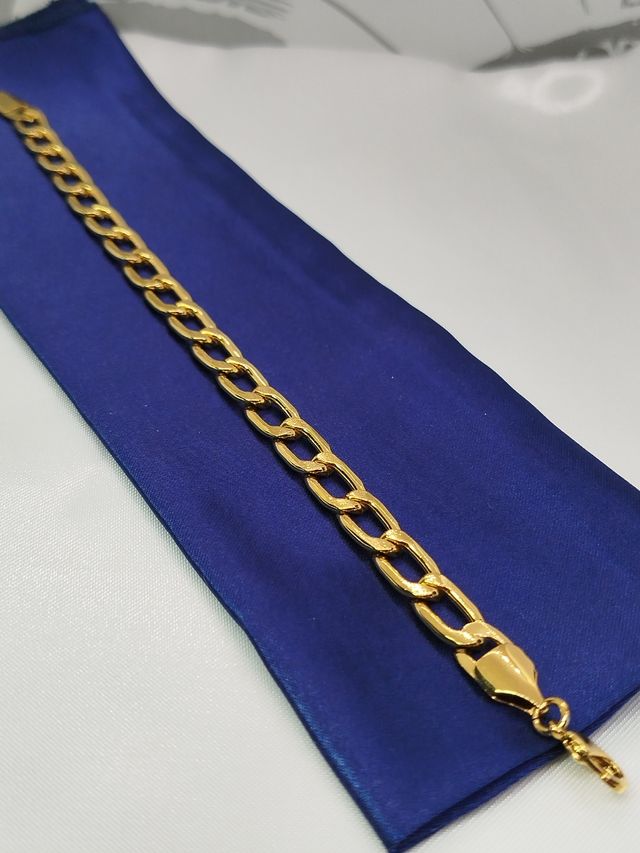 Pulsera eslabón grande de acero inoxidable dorada