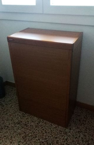 Tavolo da stiro "Lostiro" di Foppapedretti. 