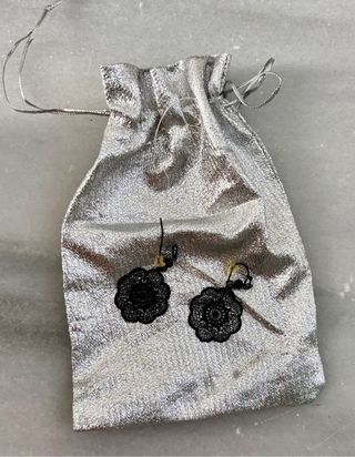 Pendientes negros  ligeros