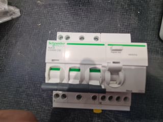 Interruttore Schneider A9DE3732