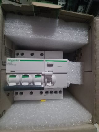 Interruttore Schneider A9DE3732