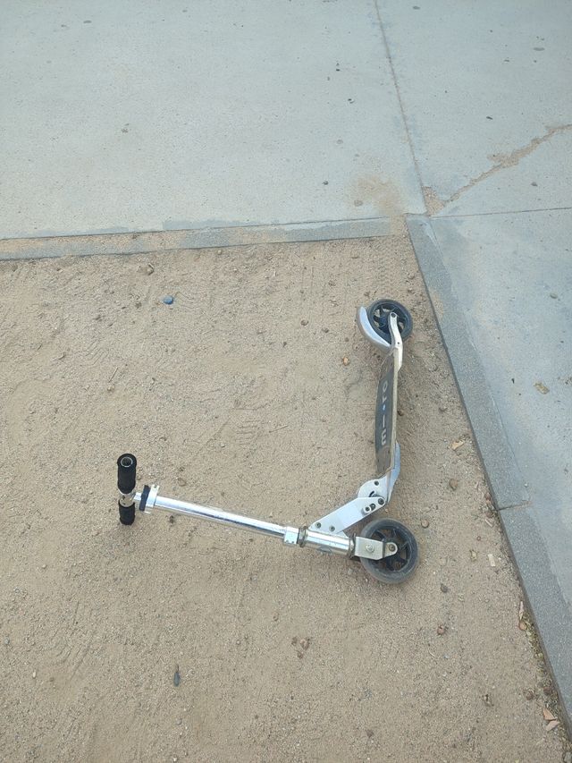 Patinete M-Pro, usado pero en buen estado.