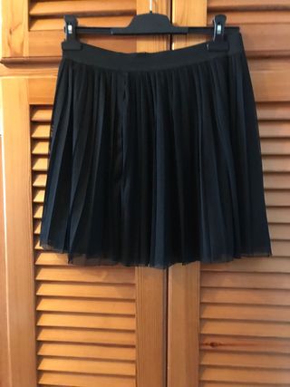 Falda plisada negra