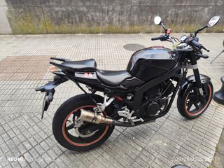 Hyosung GT250 Comet
