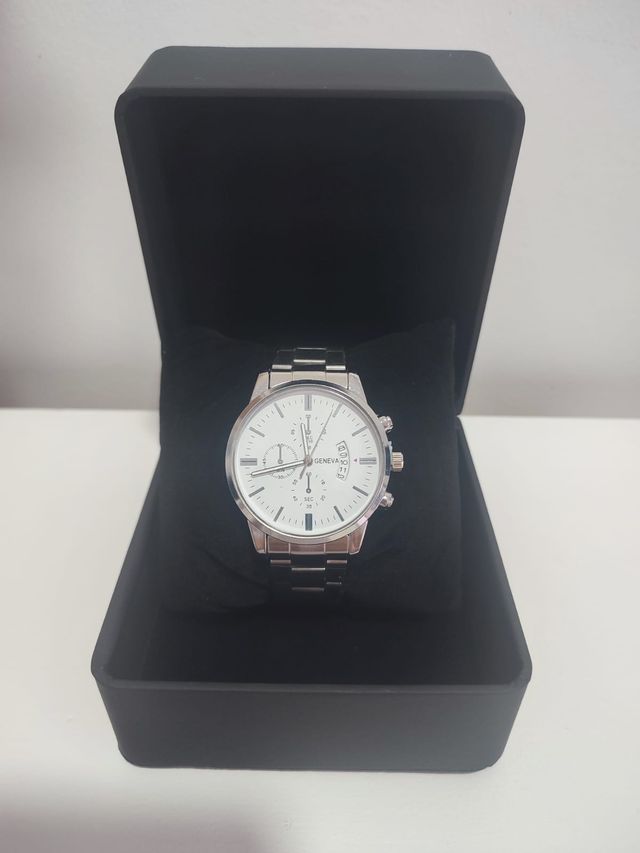 Reloj clásico hombre