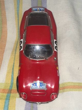 Alfa Romeo Giulia TZ2 Coche escala 1/43
