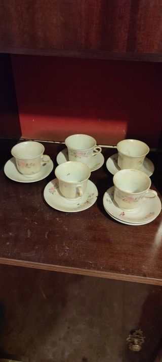 Juego de té - 6 tazas y platillos
