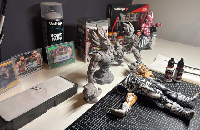 Figuras pintadas a mano