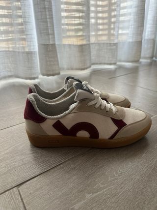 Zapatillas BASQ beige y rojas, talla 41