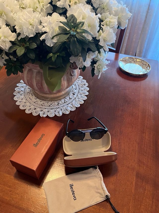 Occhiali illesteva neri e oro