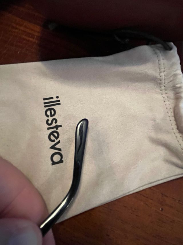 Occhiali illesteva neri e oro