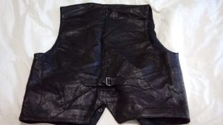 Chaleco cuero negro