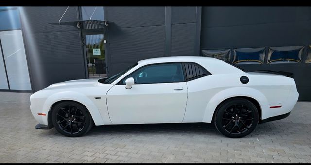 Dodge challenger  2021