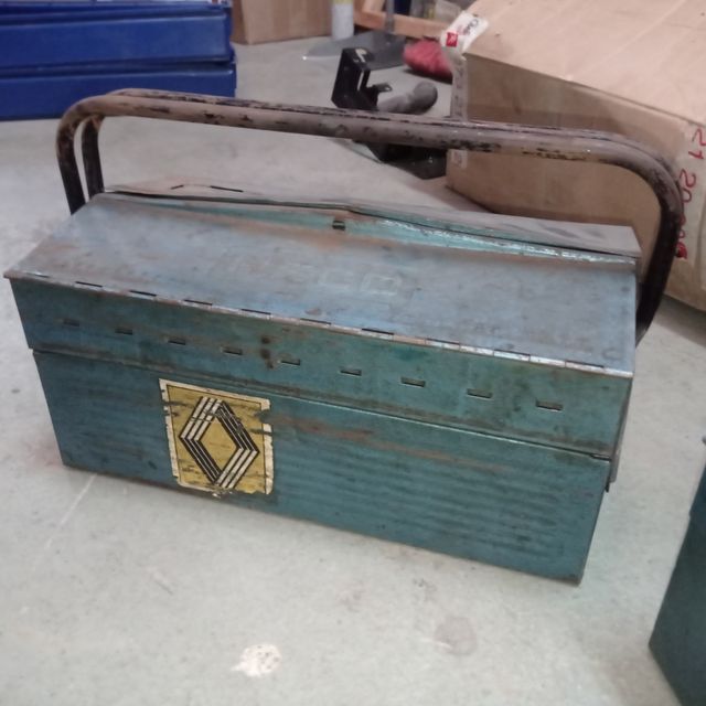 Parrilla Citroen GSA Y cajas herramientas Renault