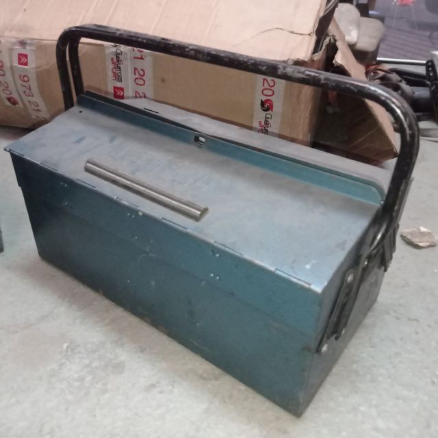 Parrilla Citroen GSA Y cajas herramientas Renault