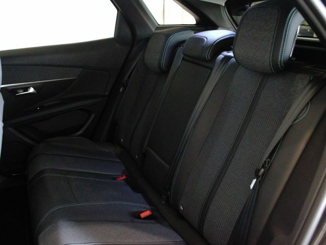 Peugeot 3008 225 e-EAT8 Allure