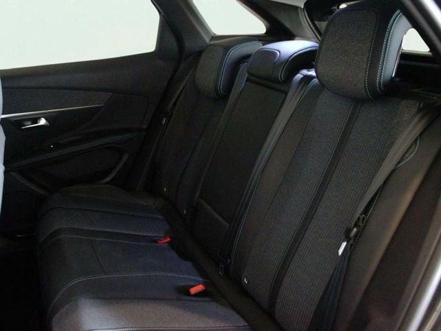 Peugeot 3008 225 e-EAT8 Allure