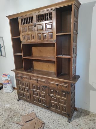 Mueble antiguo estilo castellano