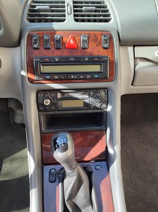 Mercedes-Benz  CLK 200